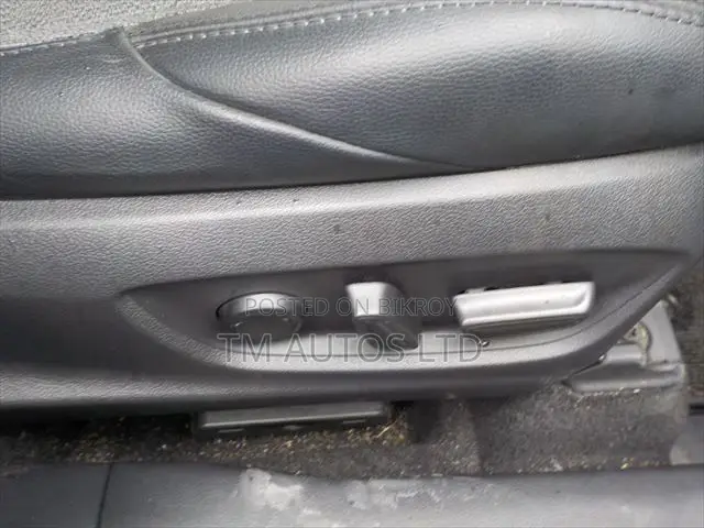 Toyota Corolla Cross 2024 Pearl