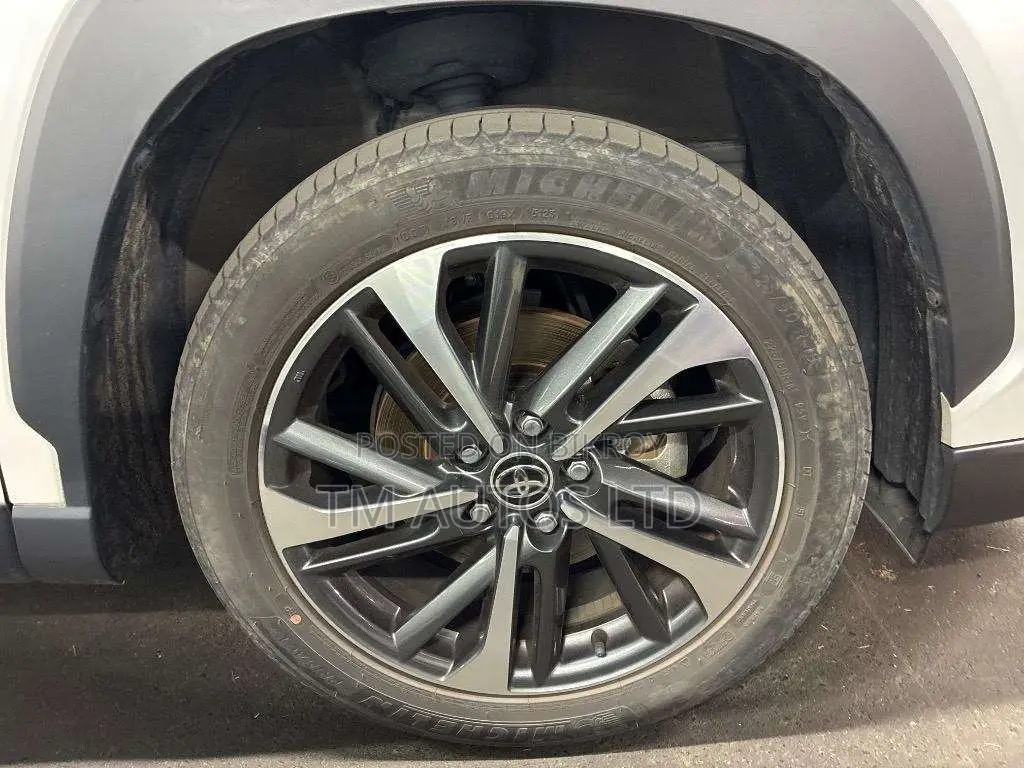 Toyota Corolla Cross 2024 Pearl