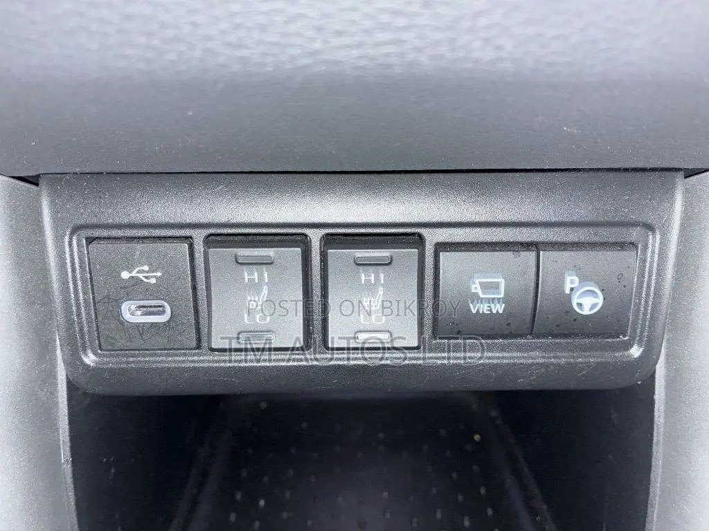 Toyota Corolla Cross 2024 Pearl