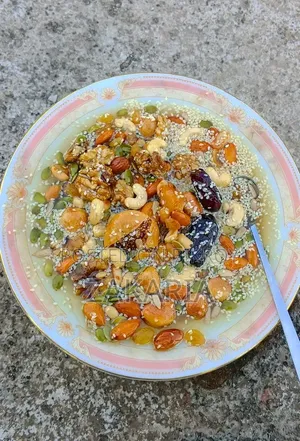 মধু মিশ্র বাদাম