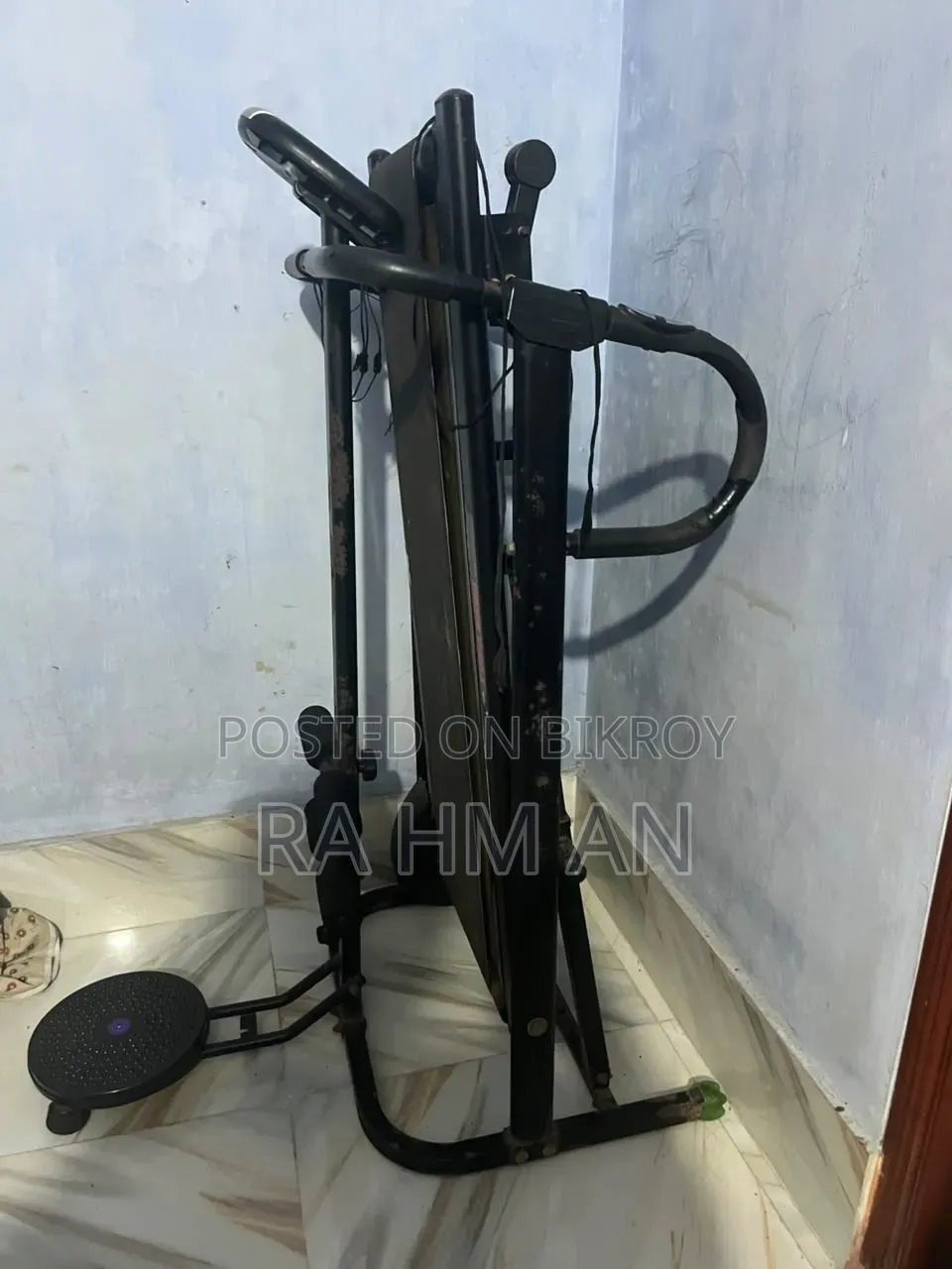 Emergency Akta Treadmill Sale Hobe