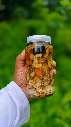 মধু মিশ্র বাদাম