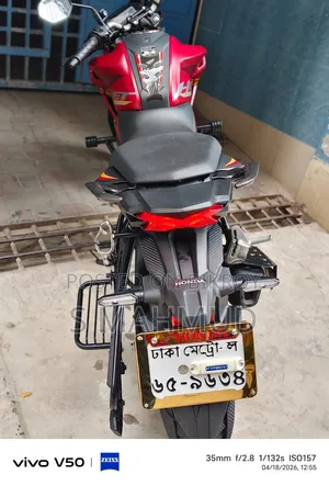 Honda Hornet 2.0 2025 Red