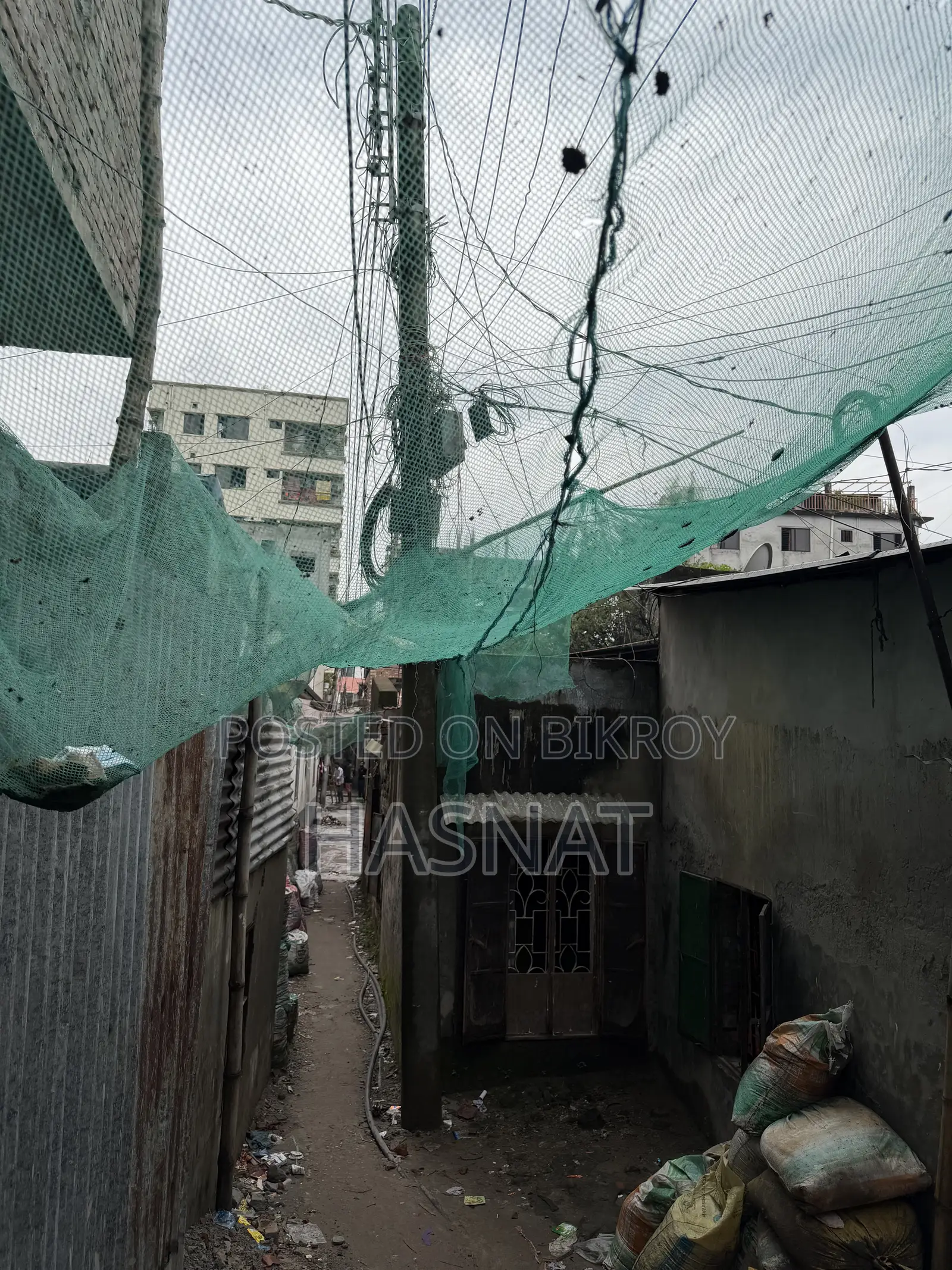 বাড্ডায় ৯ বেডরুমের বাড়ি বিক্রয়ের জন্য