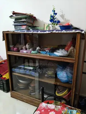 সেগুন কাঠের শোকেস
