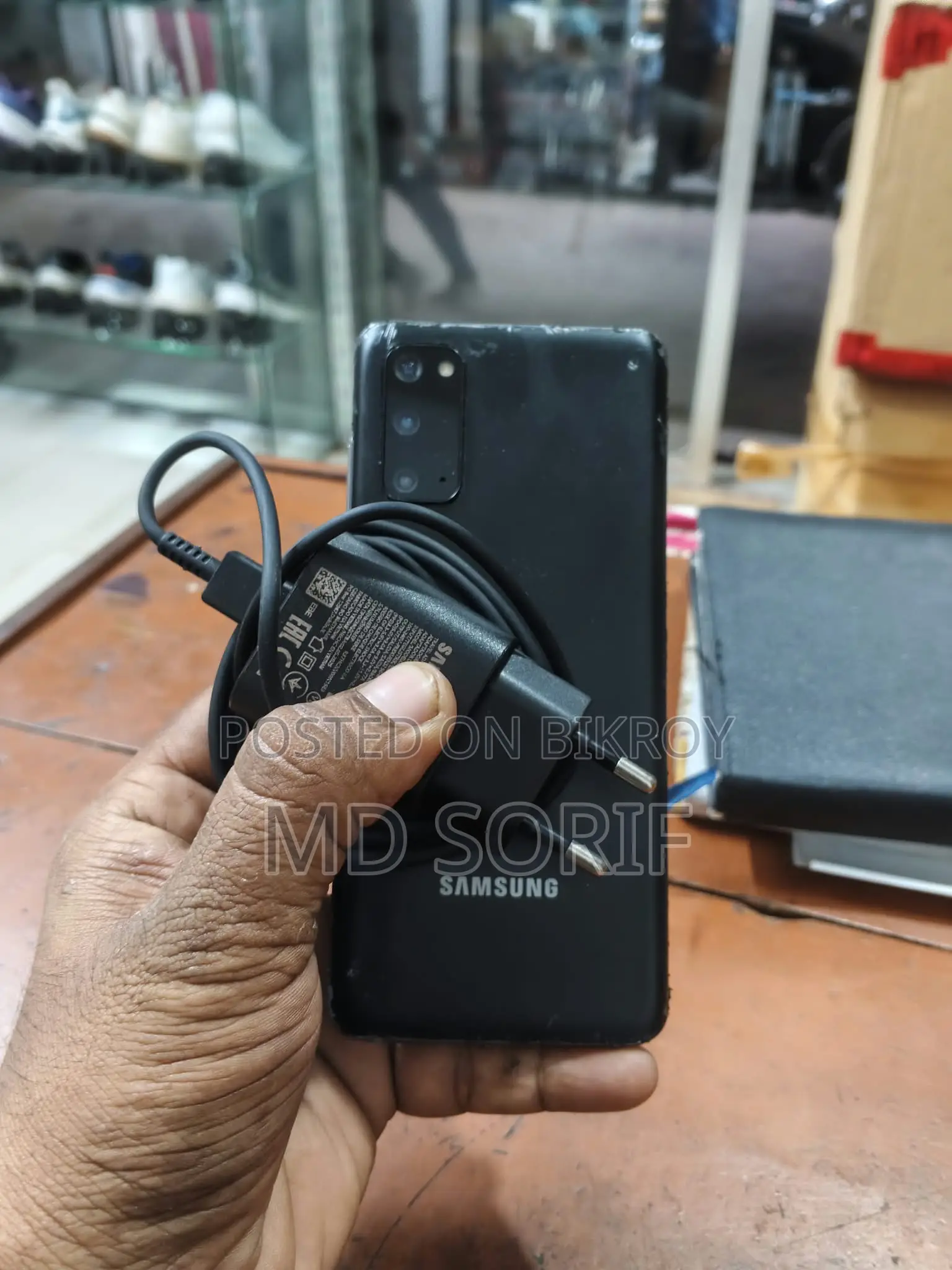 স্যামসাং গ্যালাক্সি এস২০ ১২৮ জিবি ব্ল্যাক