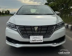Toyota Premio 1.5 FWD 2016 Pearl