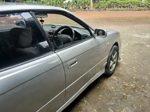 টয়োটা ভিস্তা ১৯৯৬ সিলভার