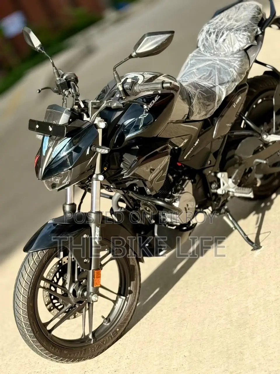 হিরো এক্সট্রিম ১২৫আর ২০২৫ ব্ল্যাক