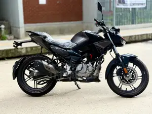 হিরো এক্সট্রিম ১২৫আর ২০২৫ ব্ল্যাক