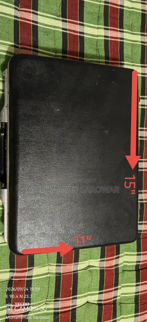 ক্লাসিক ও ভিনটেজ স্টাইলের হার্ড-শেল অ্যাটাচি কেস / ব্রিফকেস বিক্রয়