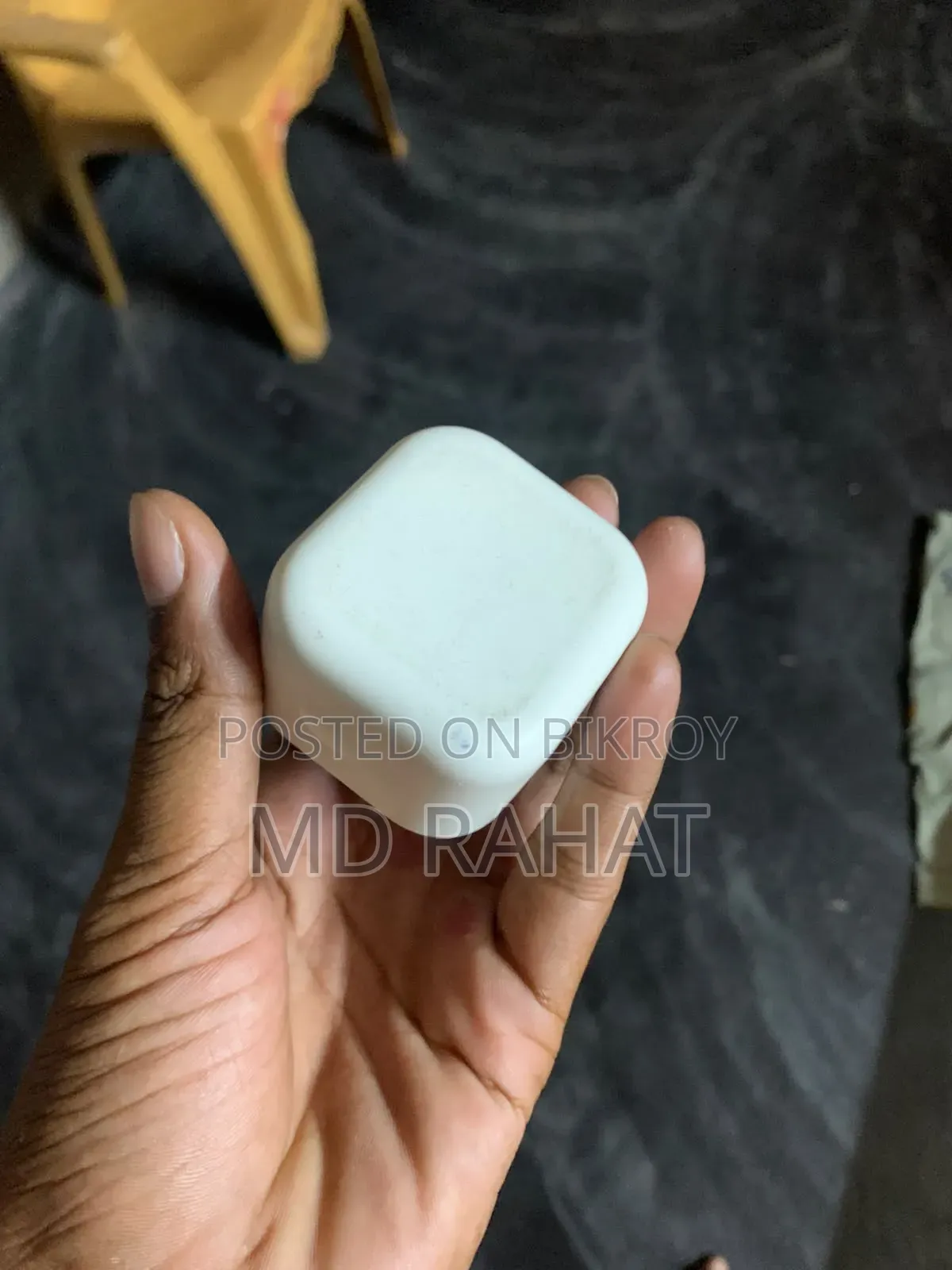 আইফোনের অরজিনাল চার্জার