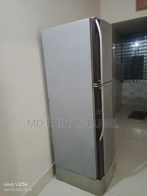 ভালো একটা ফ্রিজ বিক্রি করা হবে