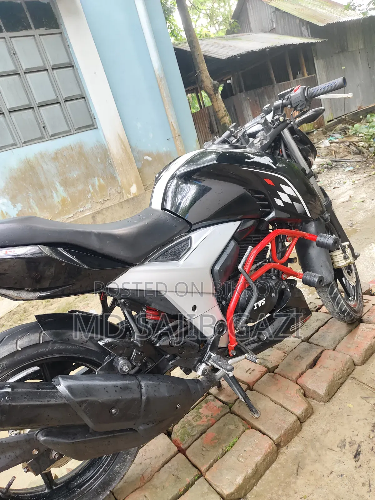 TVS Apache RTR 160 4V 2022 Black