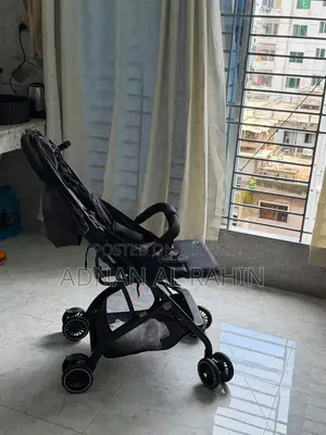Baby Stroller in Excellent Condition: For Sale