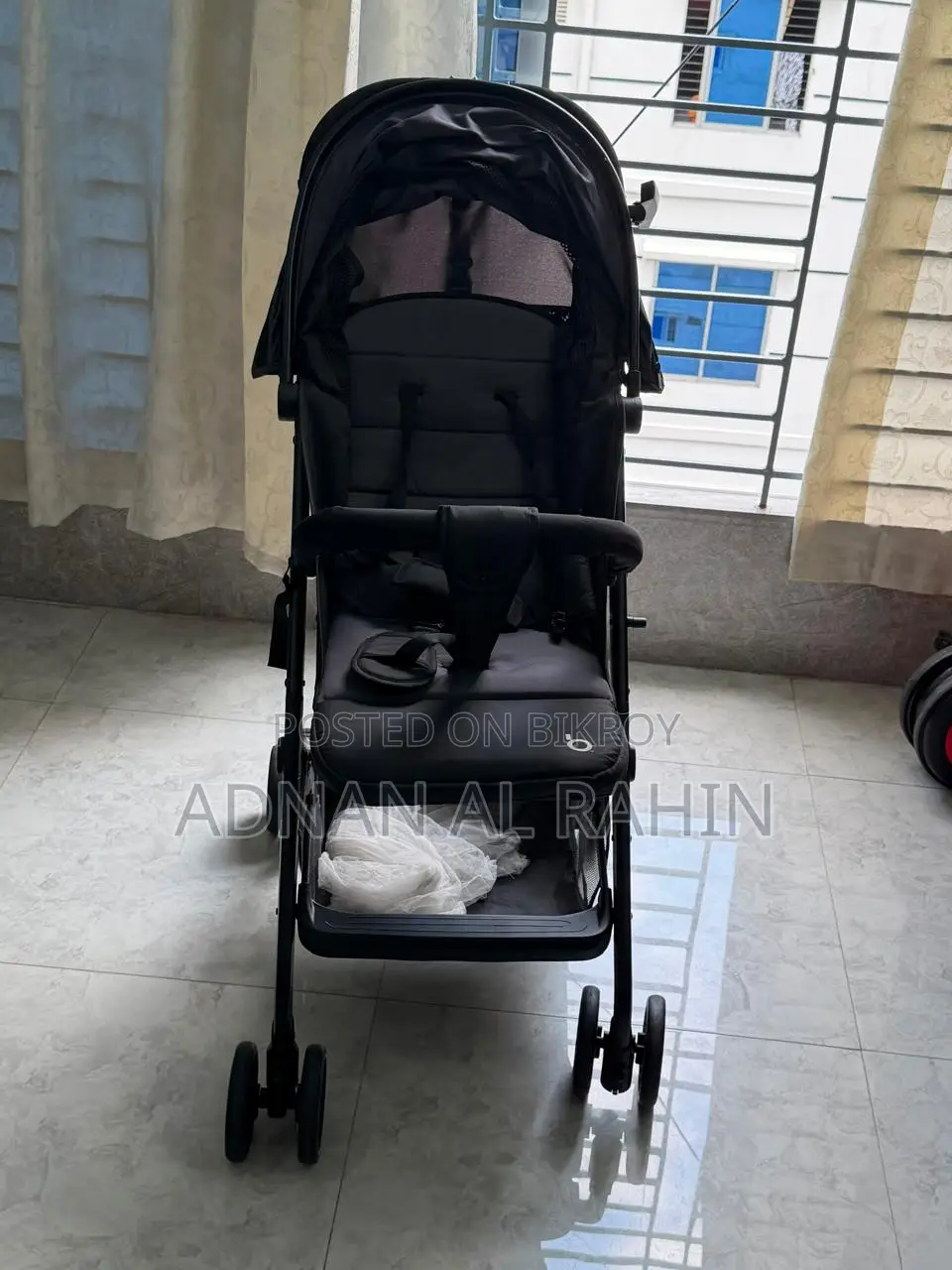 Baby Stroller in Excellent Condition: For Sale