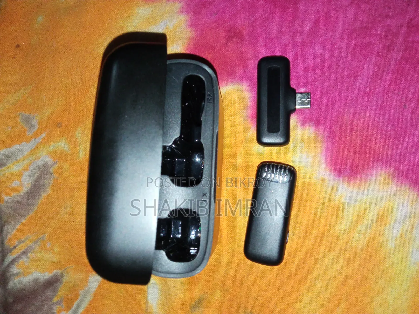 একটি ওয়ারলেস মাইক্রোফোন