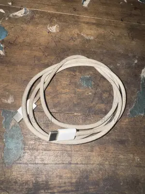 আইফোনের অরিজিনাল ক্যাবল. ইউএসবি-সি টু সি