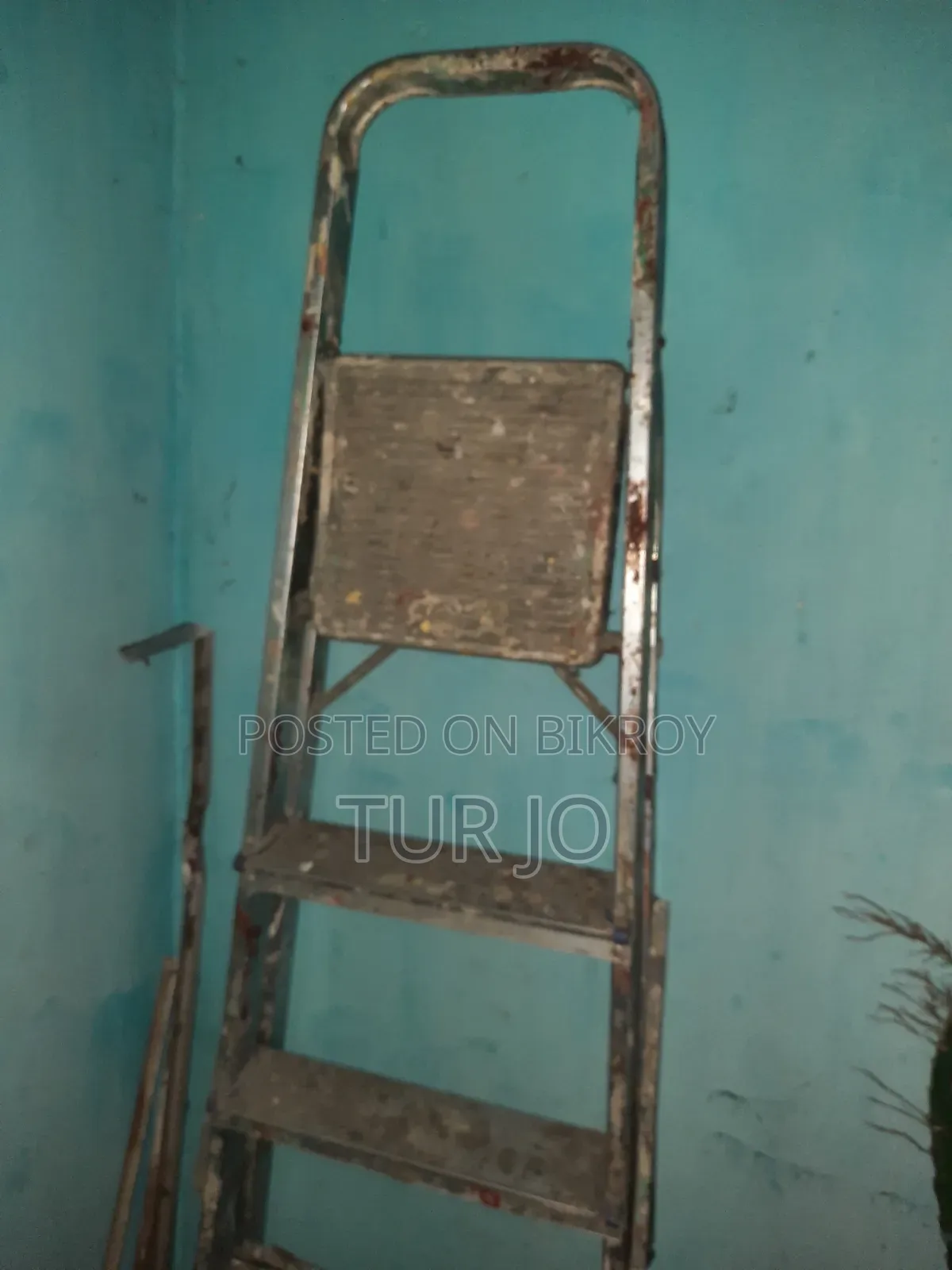 A very good ladder, no problems at all, completely fine.