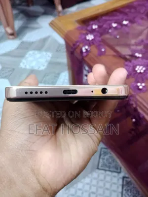 Vivo Y28 128 GB Orange