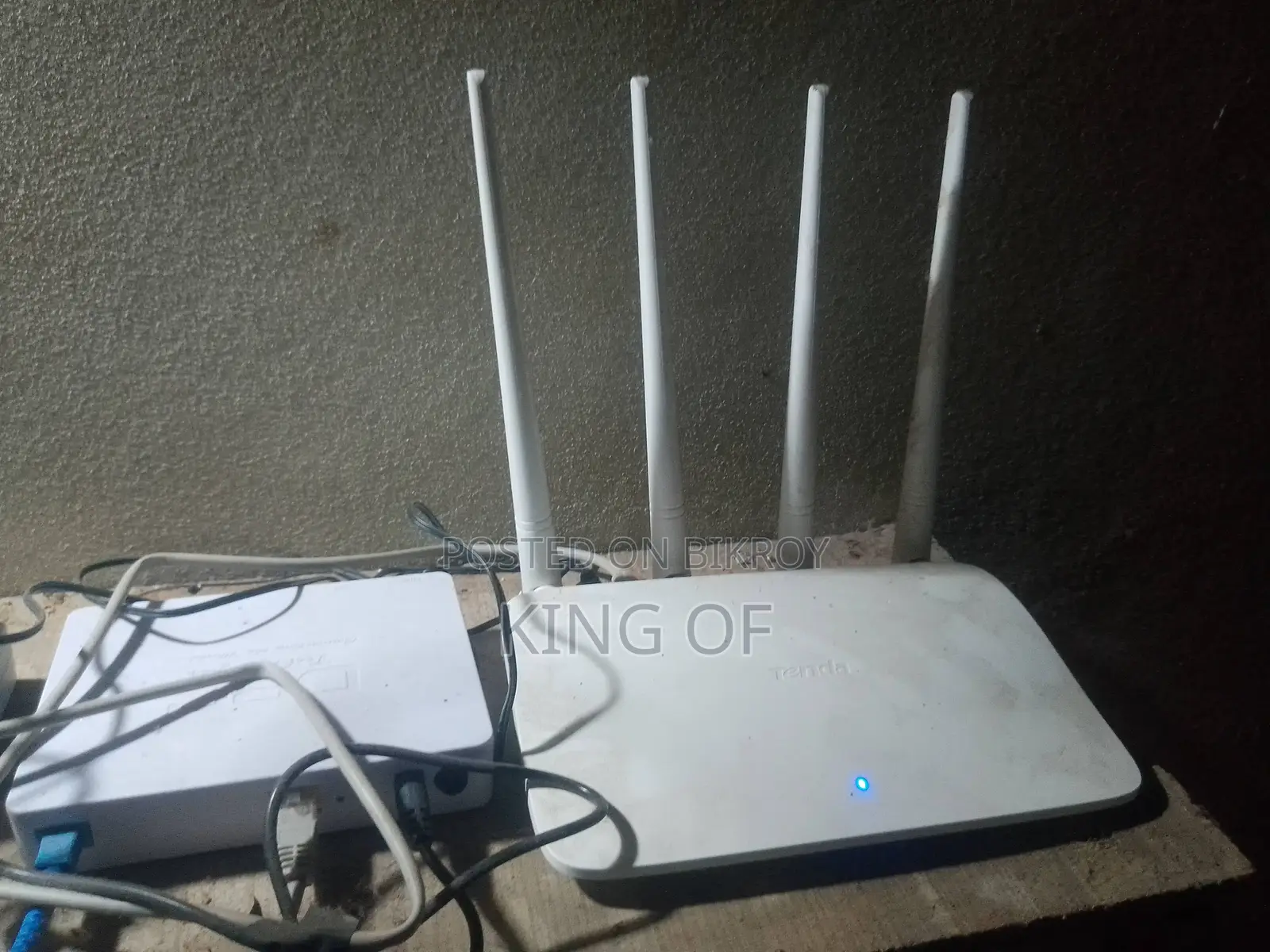 রাউটার এবং অনু বিক্রি ১৬০০ Fixed