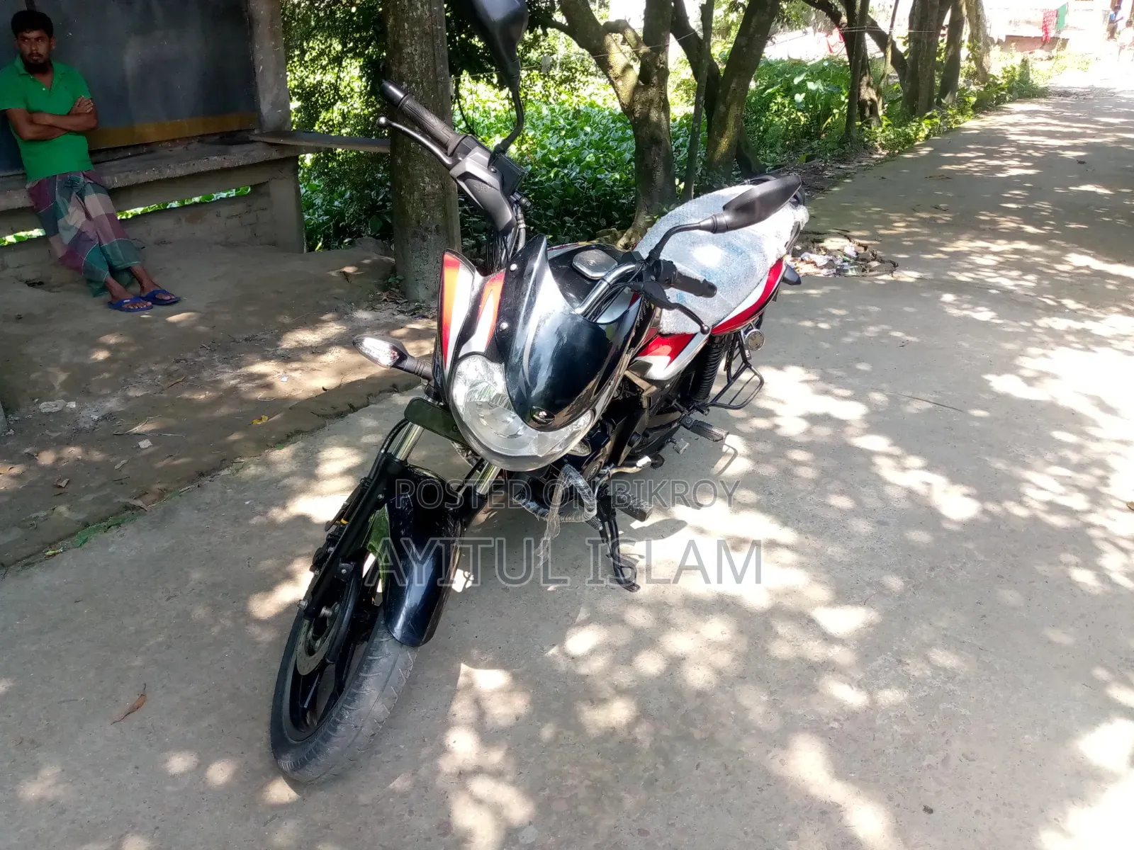 New Bajaj 2022 Black