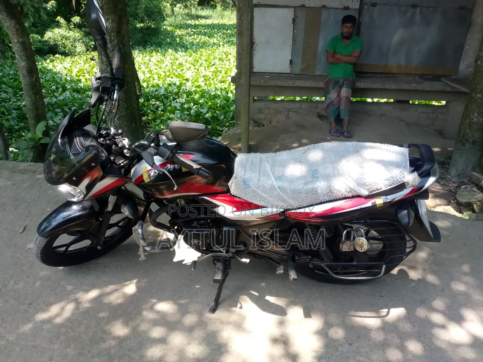 New Bajaj 2022 Black