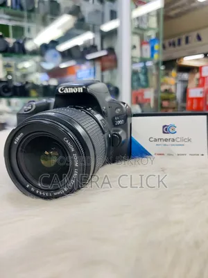 Canon 200D With 18-55mm IS Lens