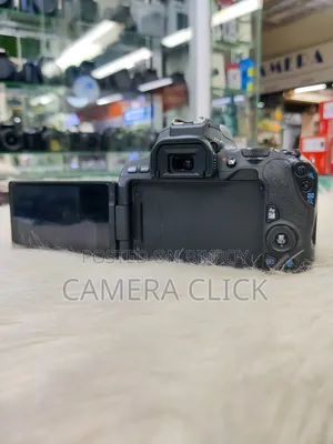Canon 200D With 18-55mm IS Lens