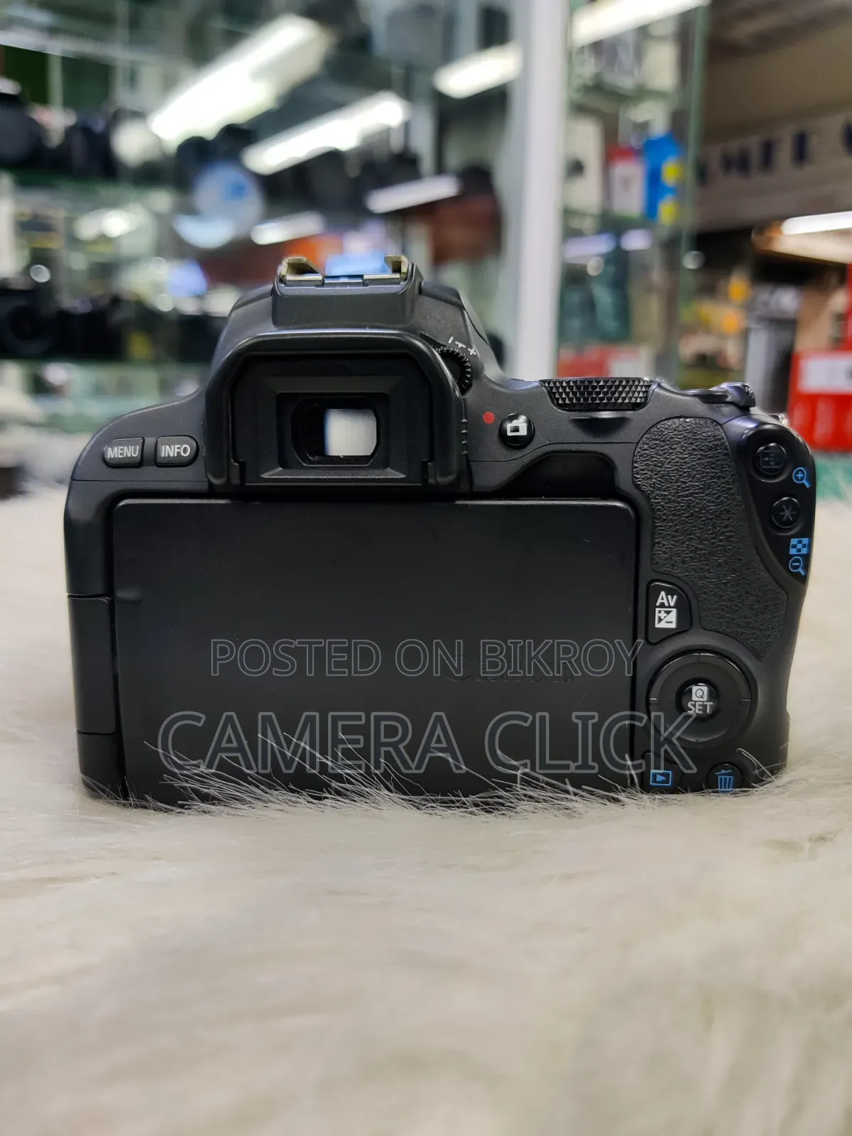 Canon 200D With 18-55mm IS Lens