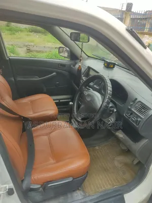 টয়োটা প্রবক্স ১.৫ সিএনজি টুডাব্লুডি ২০০৪ পার্ল