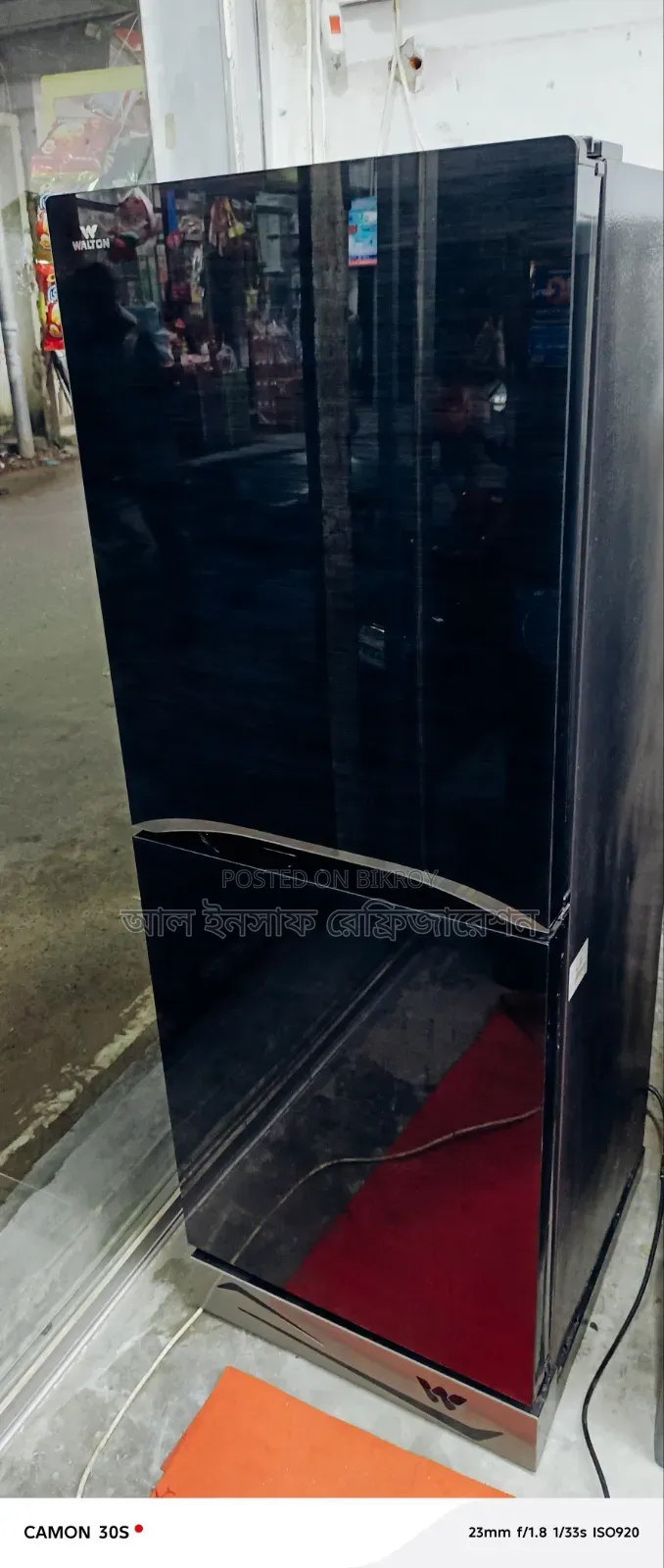 একটি ওয়ালটন গ্লাস ডোর ফ্রিজ বিক্রি করা হবে