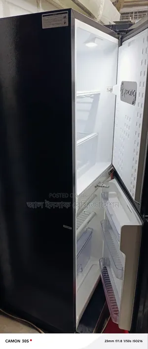 একটি ওয়ালটন গ্লাস ডোর ফ্রিজ বিক্রি করা হবে