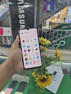 Vivo 128 GB Gold