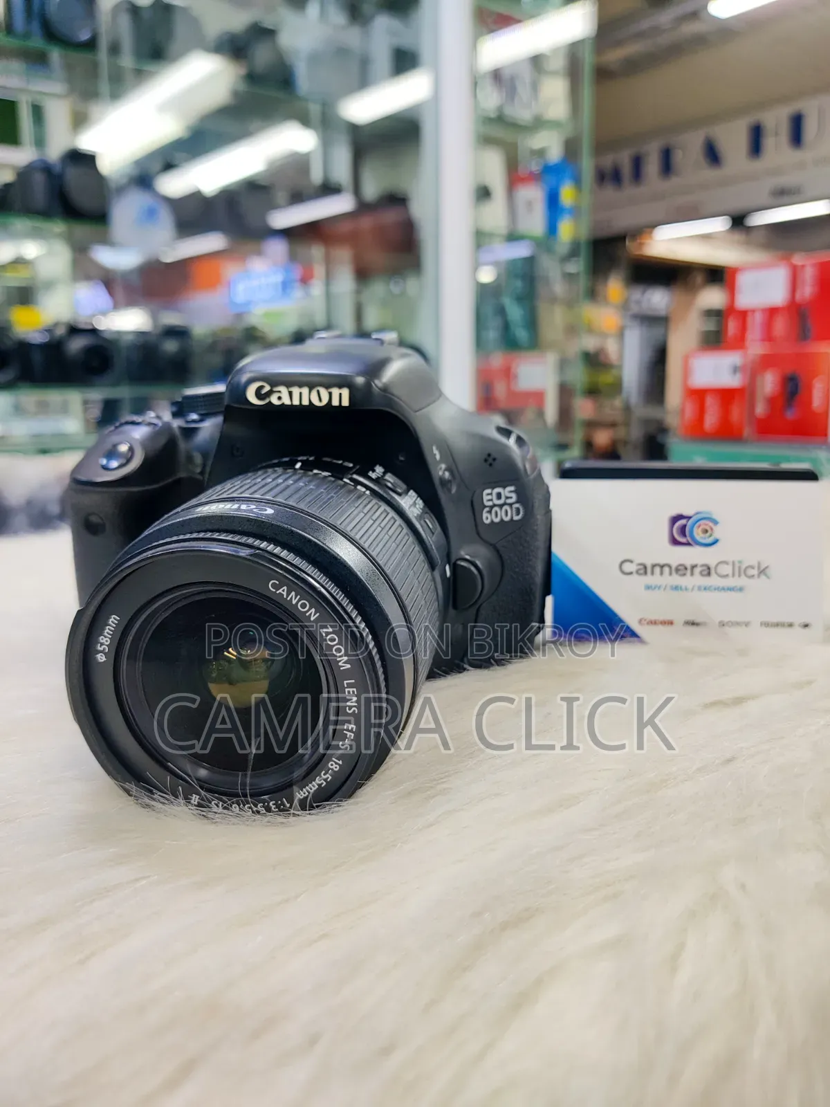 Canon EOS 600D With 18-55mm IS Lens