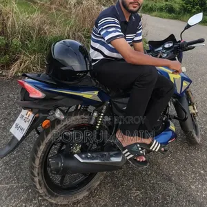 TVS Apache RTR 160 2V 2025 Blue