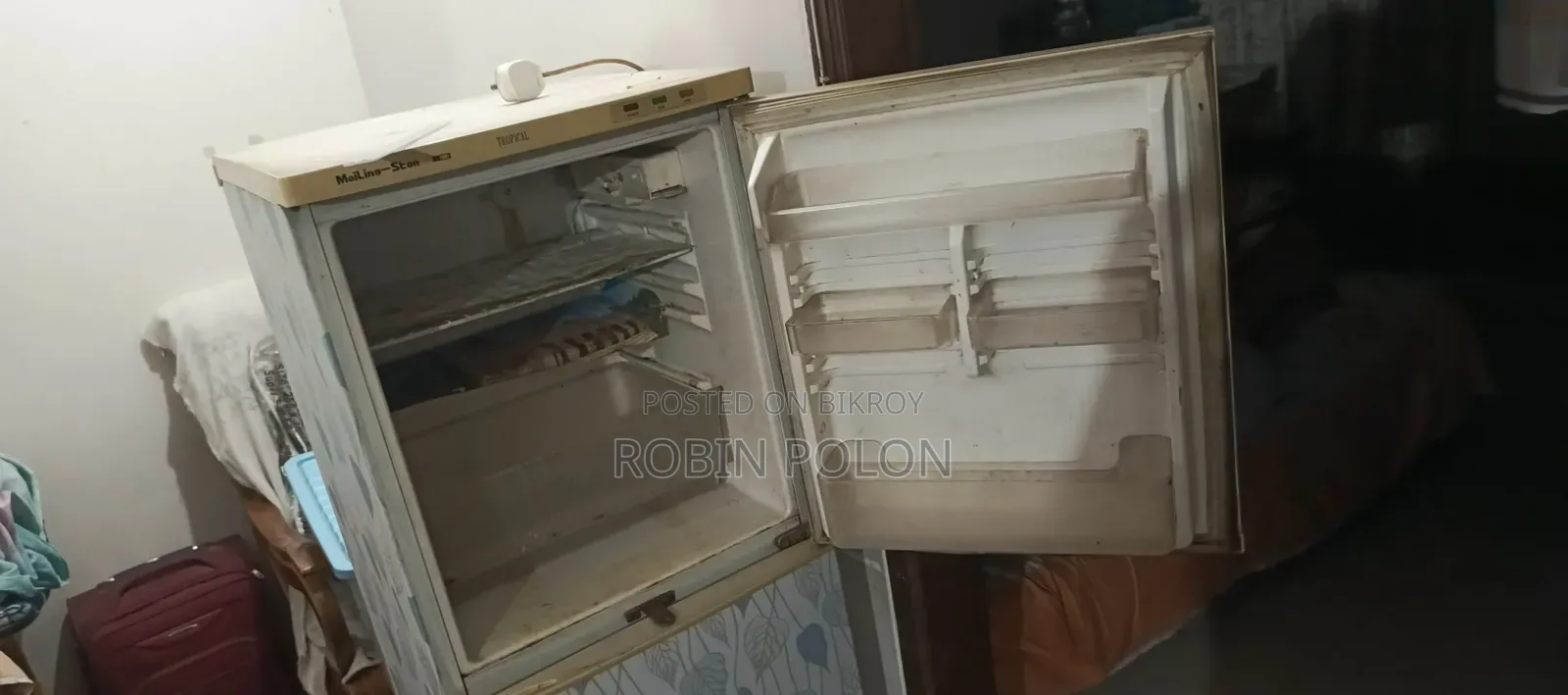 ফ্রিজ (রানিং ভালো)।