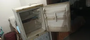 ফ্রিজ (রানিং ভালো)।