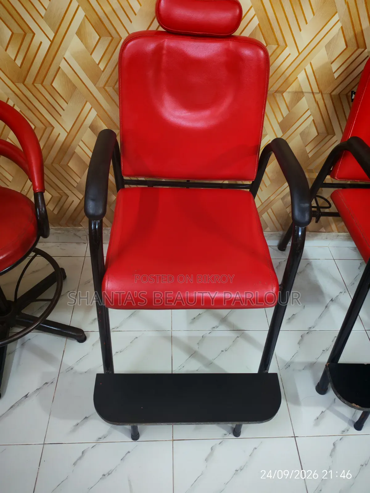 Beauty Parlour Furniture
