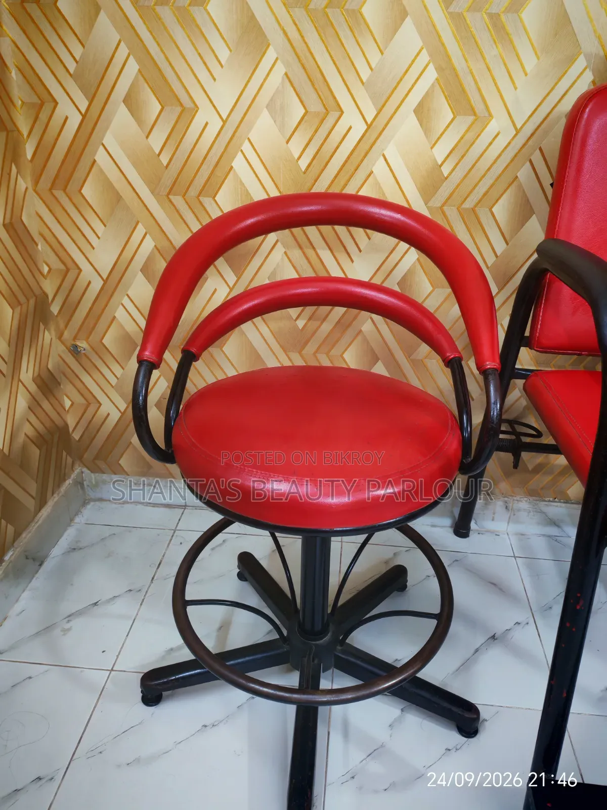 Beauty Parlour Furniture