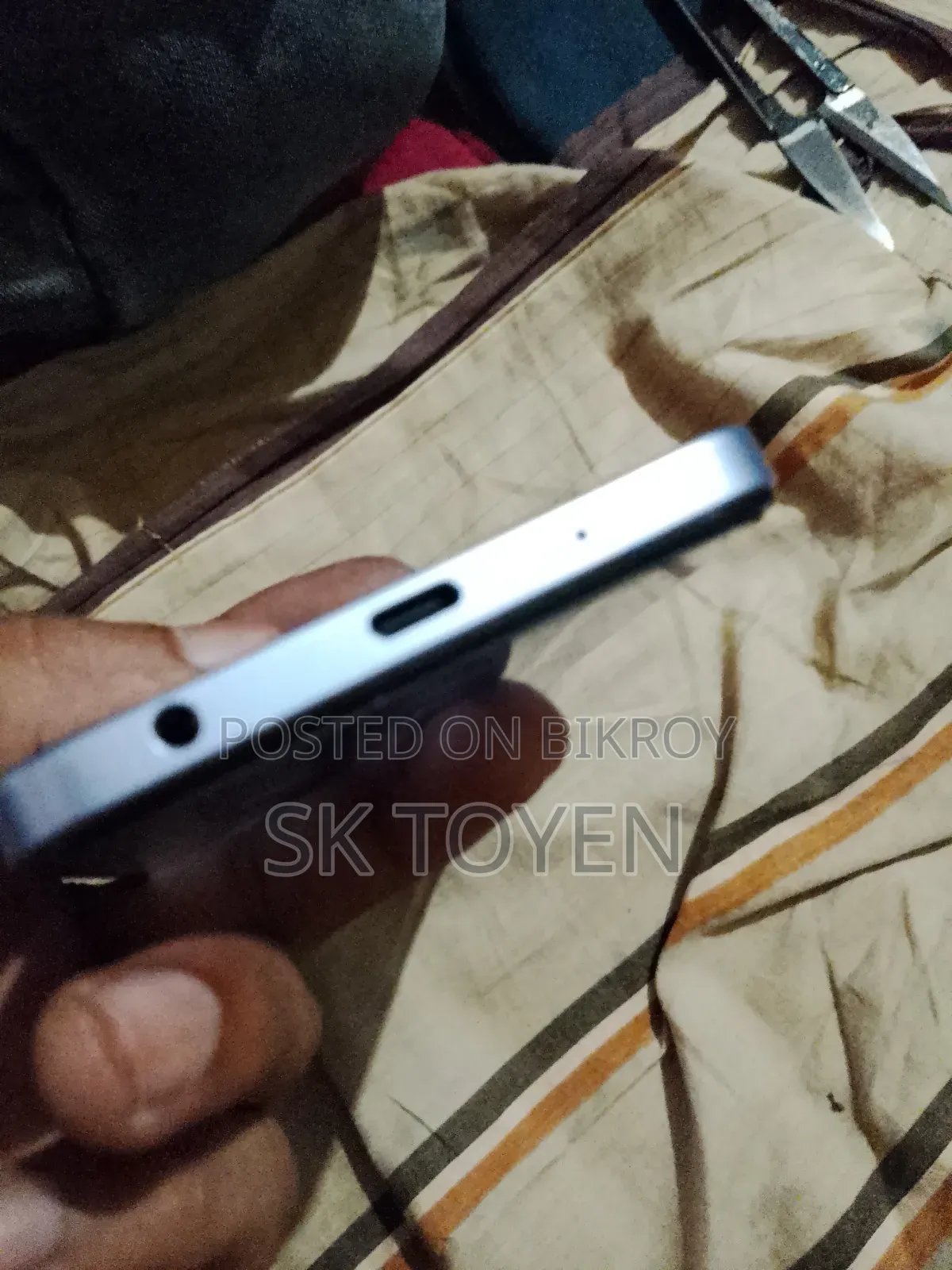 Vivo Y04 256 GB Silver