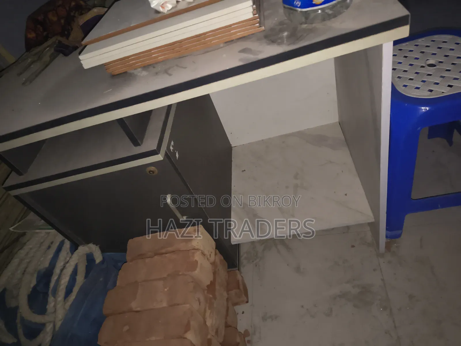 Table (টেবিল)