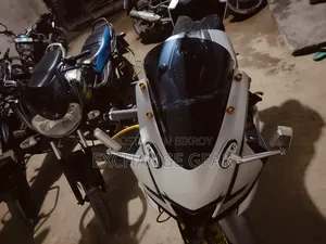 Yamaha R15 V3 2022 Silver