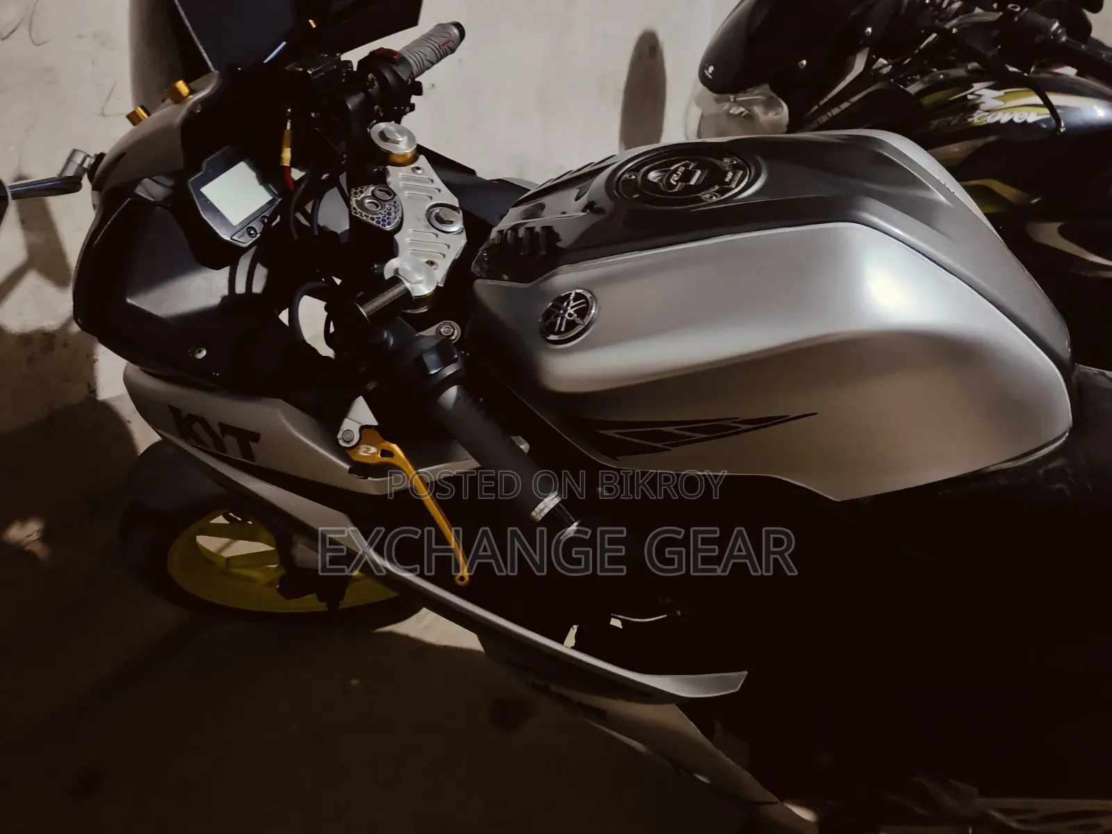 Yamaha R15 V3 2022 Silver
