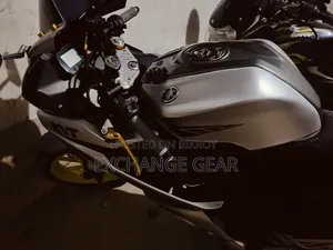 Yamaha R15 V3 2022 Silver