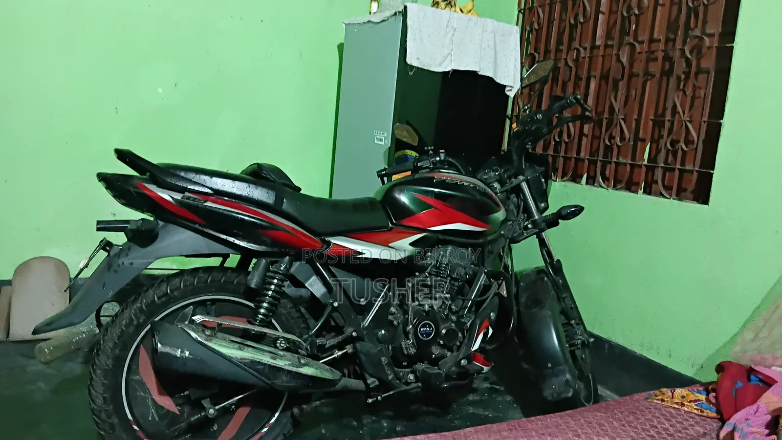 বাজাজ ডিসকভার ১১০ ২০২২ লাল