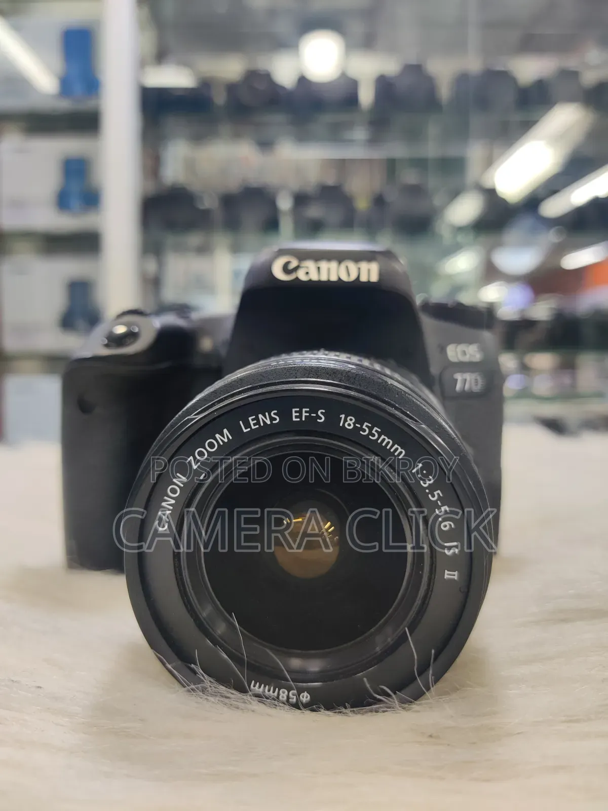 Canon EOS 77D With 18-55mm IS Lens
