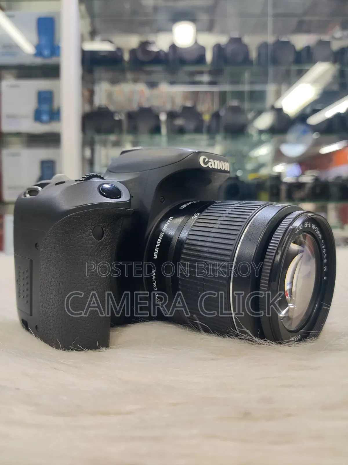 Canon EOS 77D With 18-55mm IS Lens