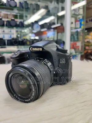 Canon EOS 60D & 18-55mm IS Lens