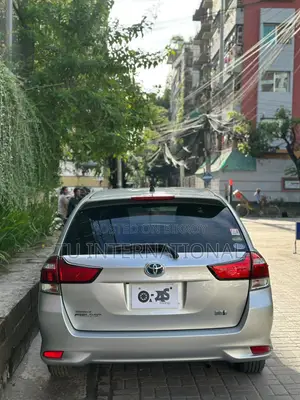 টয়োটা করোল্লা ফিল্ডার ২০১৮ সিলভার